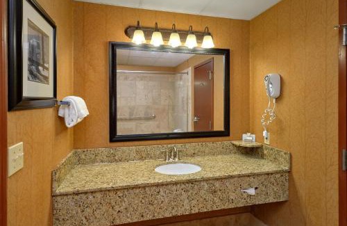 Gatlinburg Hotel | Bearskin Lodge on the River