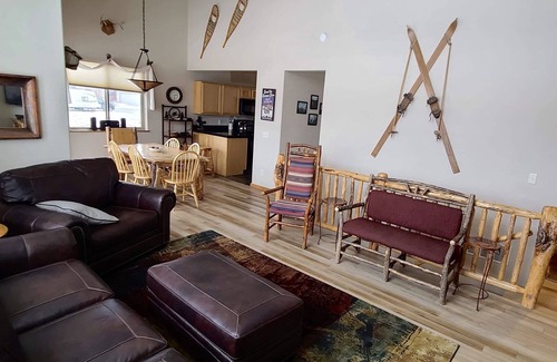 Gallatin Gateway Casa | Beartooth; Hermosa Big Sky & Yellowstone Casa de vacaciones!