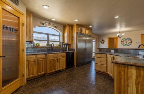 Powell Casa | Beartooth Retreat- space for large groups