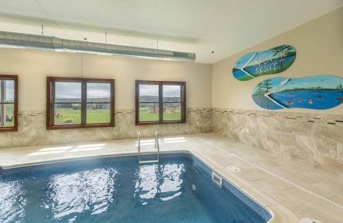 Waterfront Greens Casa | Beary Fine 6 bed 5 bath luxury home w indoor pool