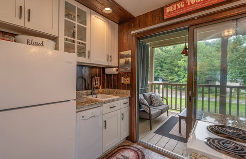 Lake Lure Condominio | |"Beary Relaxing Suite"| Access to Rumbling Bald Amenities! ☆HUGE winter dscnt!☆