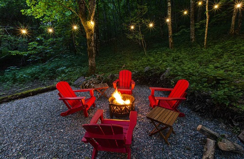 Zionville Cabina | Beat the Summer Heat in your own 3 acre Forest!