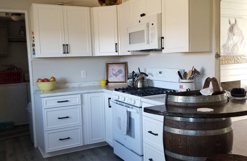 Williamson Casa | Beat the Valley heat! AVAILABLE AUGUST THROUGH MID-OCTOBER only. 30-day min.