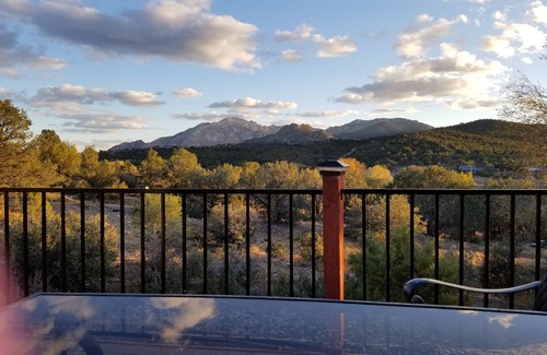 Williamson Casa | Beat the Valley heat! AVAILABLE AUGUST THROUGH MID-OCTOBER only. 30-day min.
