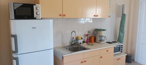 Acharavi Apartamento | Beatrice's apartment