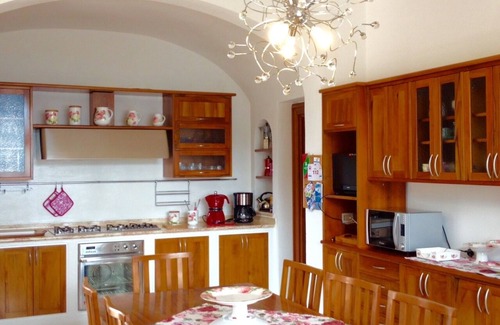 Lonato del Garda Villa | CHALET EN BEATRICE CON HERMOSA VISTA AL LAGO YA EL PARQUE DE LA PISCINA Y EL ÁREA DE LOS NIÑOS