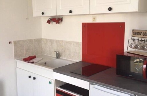 La Suze-sur-Sarthe Apartamento | Beau Studio Meublé à La Suze. Idéal Étudiants et Déplacements Professionnels