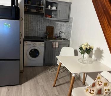 Sainte-Clotilde Centre Apartamento | Beau T2 meublé