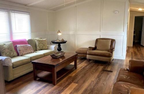 Burton Casa | Beaufort SC New Renovation, Close to Parris Island, Historic Downtown, Beautiful Beaches, Sleeps 8