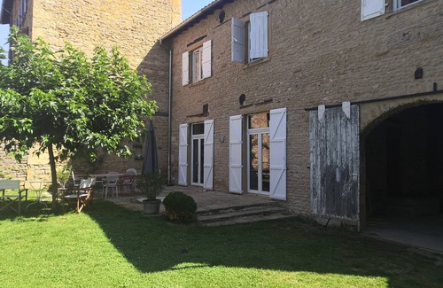 Gleize Casa | Beaujolais house with charm, pool, fireplace