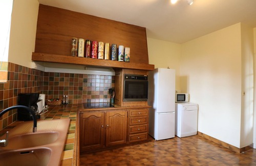Saint-Cyprien Casa | BEAUSEJOUR: Large house with garden & swimming pool near village with all amenities