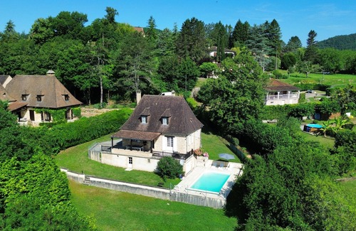 Saint-Cyprien Casa | BEAUSEJOUR: Large house with garden & swimming pool near village with all amenities