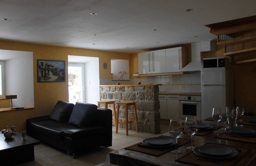 Saint-Denis-en-Margeride Casa | Hermosa casa restaurada, todas las comodidades en el corazón de la Margeride