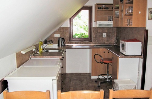 Uhlejov Villa | Casa de vacaciones privada con WIFI, piscina privada, TV, patio, mascotas permitida, aparcamiento