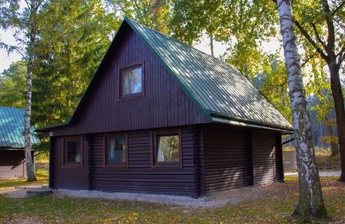 Hradec Kralove Casa | Acogedor apartamento en villa con WIFI, TV, patio, mascotas permitida y aparcamiento