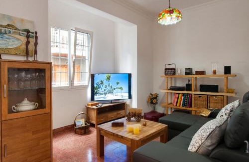 Las Palmas de Gran Canaria Apartamento | Beautiful Beach Apartment M&B IV by Las Canteras by VillaGranCanaria