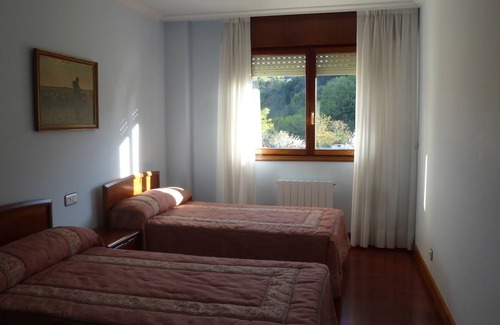 Respaldiza Casa | PRECIOSA CASA EN VALLE DE AYALA CON JARDIN Y PISTA DE TENIS