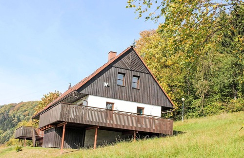 Starkov Casa | Estupenda casa de vacaciones privada con piscina, WIFI, TV, patio, vista panorámica, aparcamiento
