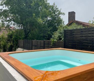 La Chapelle-Saint-Etienne Casa | Beautiful Cottage with private plunge pool/Hot Tub - 40 mins from Puy du Fou