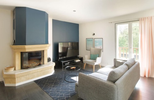 Saint-Alban-de-Montbel Casa | Vrbo Property