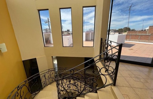 Tepatitlan de Morelos Casa | Hermosa y espaciosa casa con excelente ubicación (mascotas permitidas)