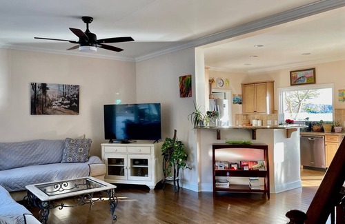 Terrell Casa | Lake House in Paradise, 2,567 pies cuadrados, construido en 2014 $ 200 o más