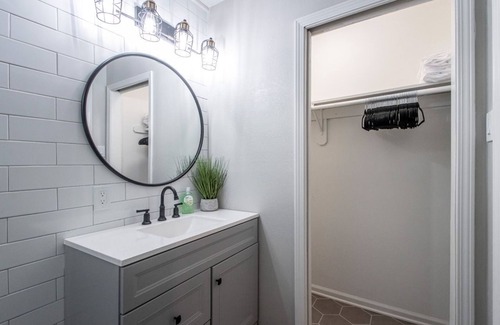 Benton Casa | Beautiful 1 BD 1Bath Close to Everything Newly Remodeled