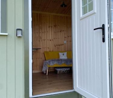 Uckington Apartamento | Beautiful 1 Bed Shepherd Hut in Warwickshire