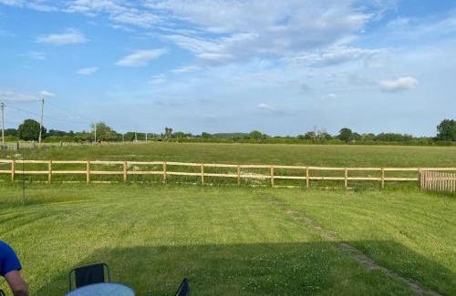 Uckington Apartamento | Beautiful 1 Bed Shepherd Hut in Warwickshire