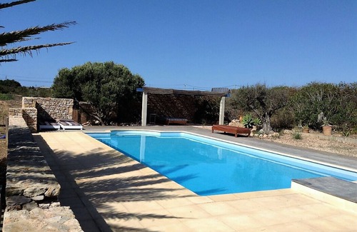 Calo de Sant Agusti Villa | HERMOSA PROPIEDAD 10 personas con piscina grande. ACCESO DIRECTO AL MAR