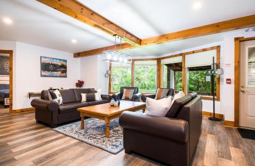 The Blue Mountains Chalet De Esquí | Beautiful 10Br Chalet Large Hot Tubs Firepit View