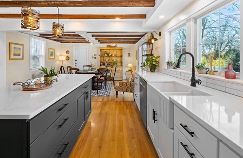East Orleans Cabina | Beautiful 1770 historic home, 7 bedrooms all ensuite, hot tub, pets welcome
