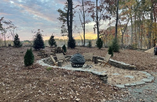 Winston - Salem Cabina | Beautiful 1800’s Cabin with newly renovated addition. WFU only 5 miles away.