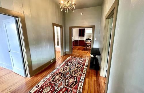 Smithville Casa | Beautiful 1900s Victorian House and Pool
