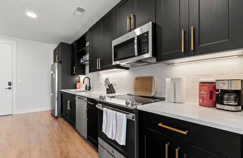 North Hyde Park Apartamento | Beautiful 1BD | Pool & Gym | Central Location