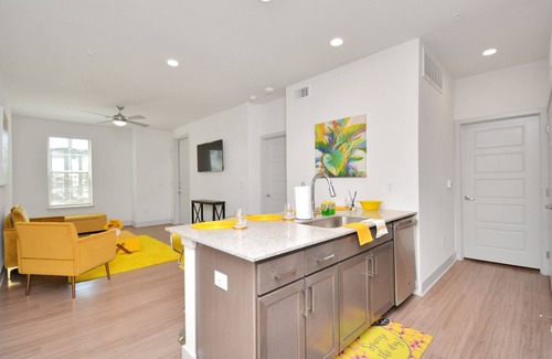 Spring Apartamento | Beautiful 1BD/Pool View Apt