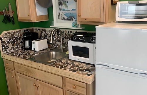Pawleys Island Apartamento | Beautiful 1BR Apt. Near Beach! Inc. Kit, Bath & LR