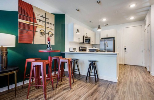 Riverside Apartamento | Beautiful 1BR in Riverside 8335