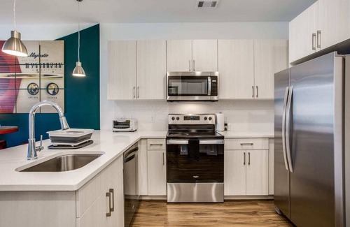 Riverside Apartamento | Beautiful 1BR in Riverside 8335