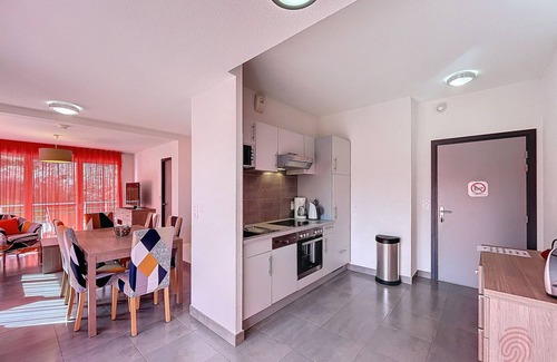 Lamalou-les-Bains Apartamento | Hermoso apartamento F3 con aire acondicionado, terrazas y parking. A 50m del centro y de los baños termales