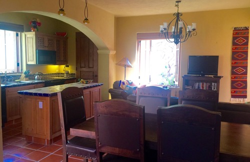 Nopolo Casa | Hermosa casa de 2 dormitorios y 2 baños a pasos de la playa y piscinas en la bahía de Loreto
