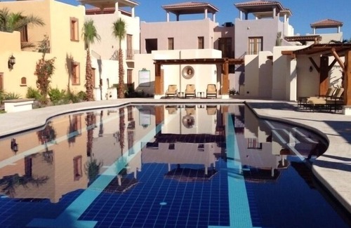 Nopolo Casa | Hermosa casa de 2 dormitorios y 2 baños a pasos de la playa y piscinas en la bahía de Loreto