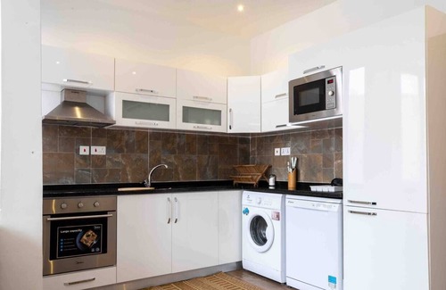 Santeo Apartamento | Beautiful 2-Bed Apartment at PamV Estates Apt7