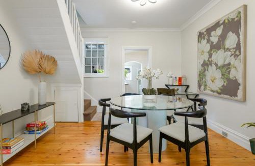 Darling Harbour Casa | Beautiful 2-Bed Terrace House with Outdoor Areas