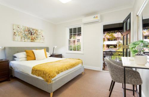 Darling Harbour Casa | Beautiful 2-Bed Terrace House with Outdoor Areas
