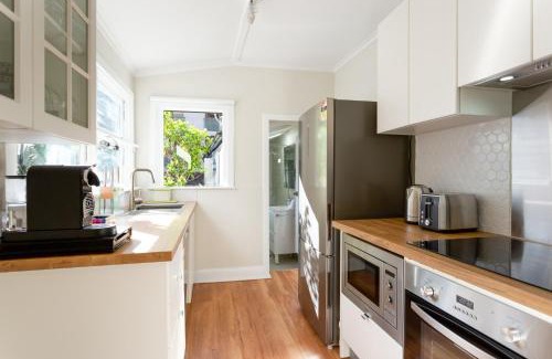 Darling Harbour Casa | Beautiful 2-Bed Terrace House with Outdoor Areas