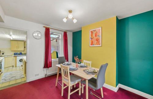 Aylesbury Casa | Beautiful 2 bedroom house Free Parking, Aylesbury, Adrenham st