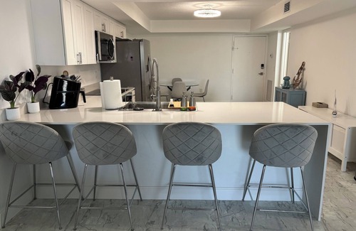 Maximo Condominio | Beautiful 2-bedroom condo with Marina View
