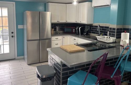 Buckeye Lake Casa | Beautiful 2-bedroom lake house w/ hot tub - 5 min walk to the lake!