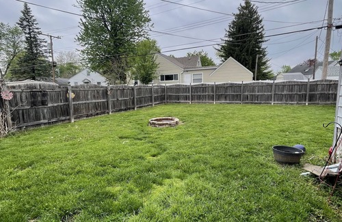 Speedway Casa | Beautiful 2 Bedroom 3 Bathroom Walking Distance To Indianapolis Motor Speedway